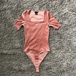 AQUA Pink Velvet Bodysuit with Short Sleeves